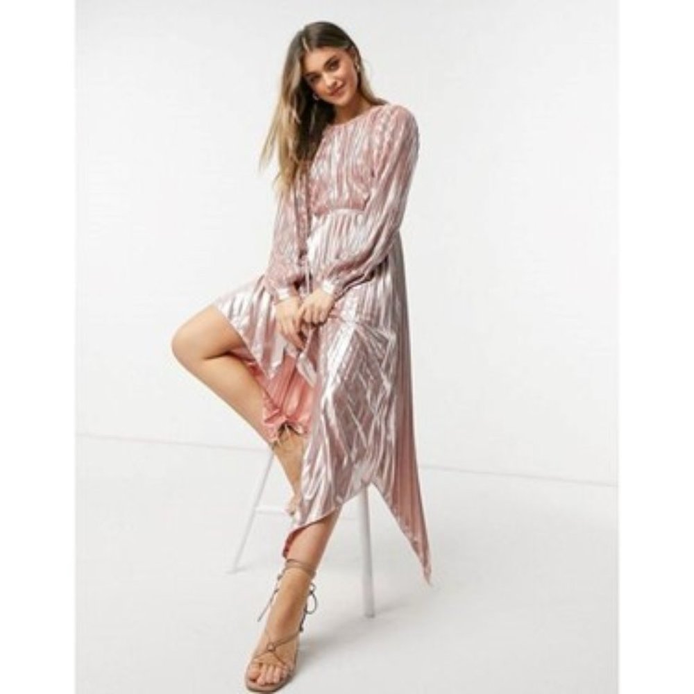 FOREVER U PLEATED METALLIC DRESS WITH CUT OUT DETAIL IN ROSE GOLD-PINK Size 4US